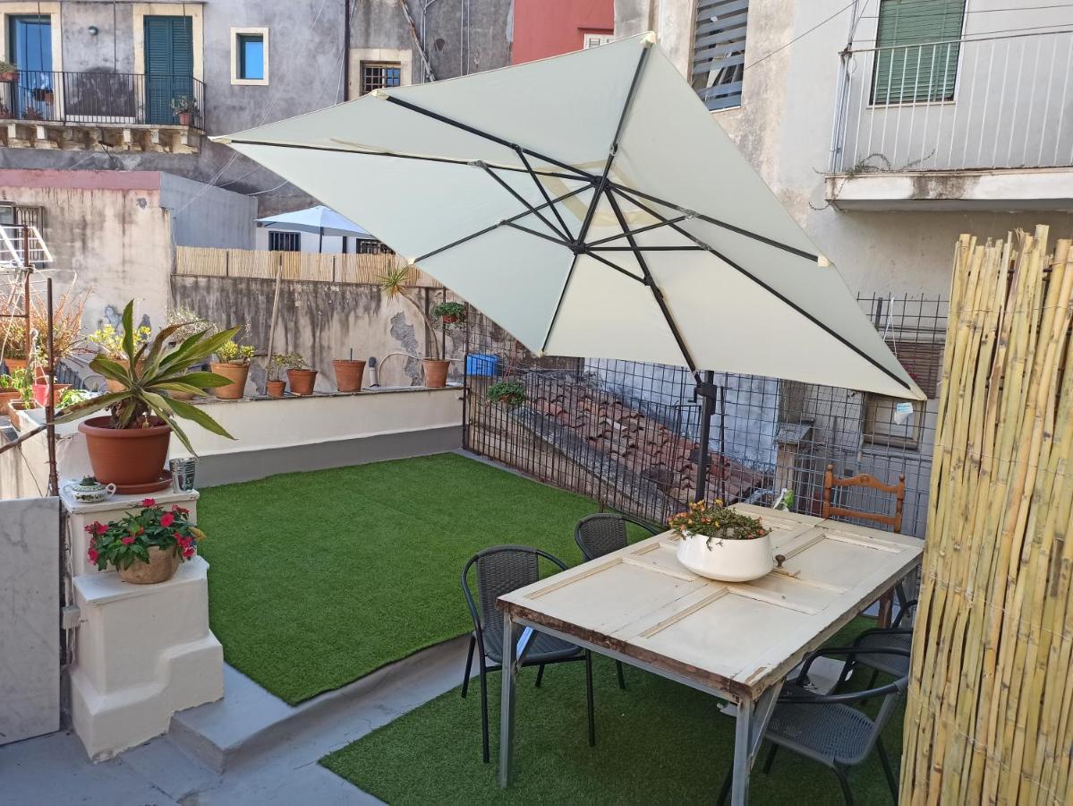 Dimora Lucia Apartment คาตาเนีย ภายนอก รูปภาพ
